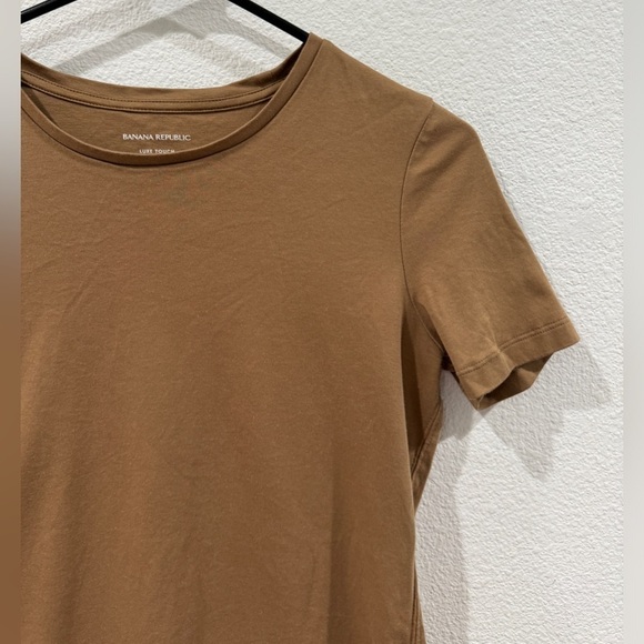 Banana Republic Luxe Touch 100% Cotton Tan Short Sleeve Crewneck T-Shirt XSP - Picture 3 of 10